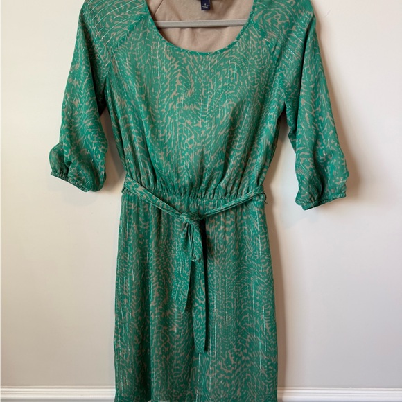 Banana Republic Dresses & Skirts - Banana Republic green shimmer belted semi formal dress size 0